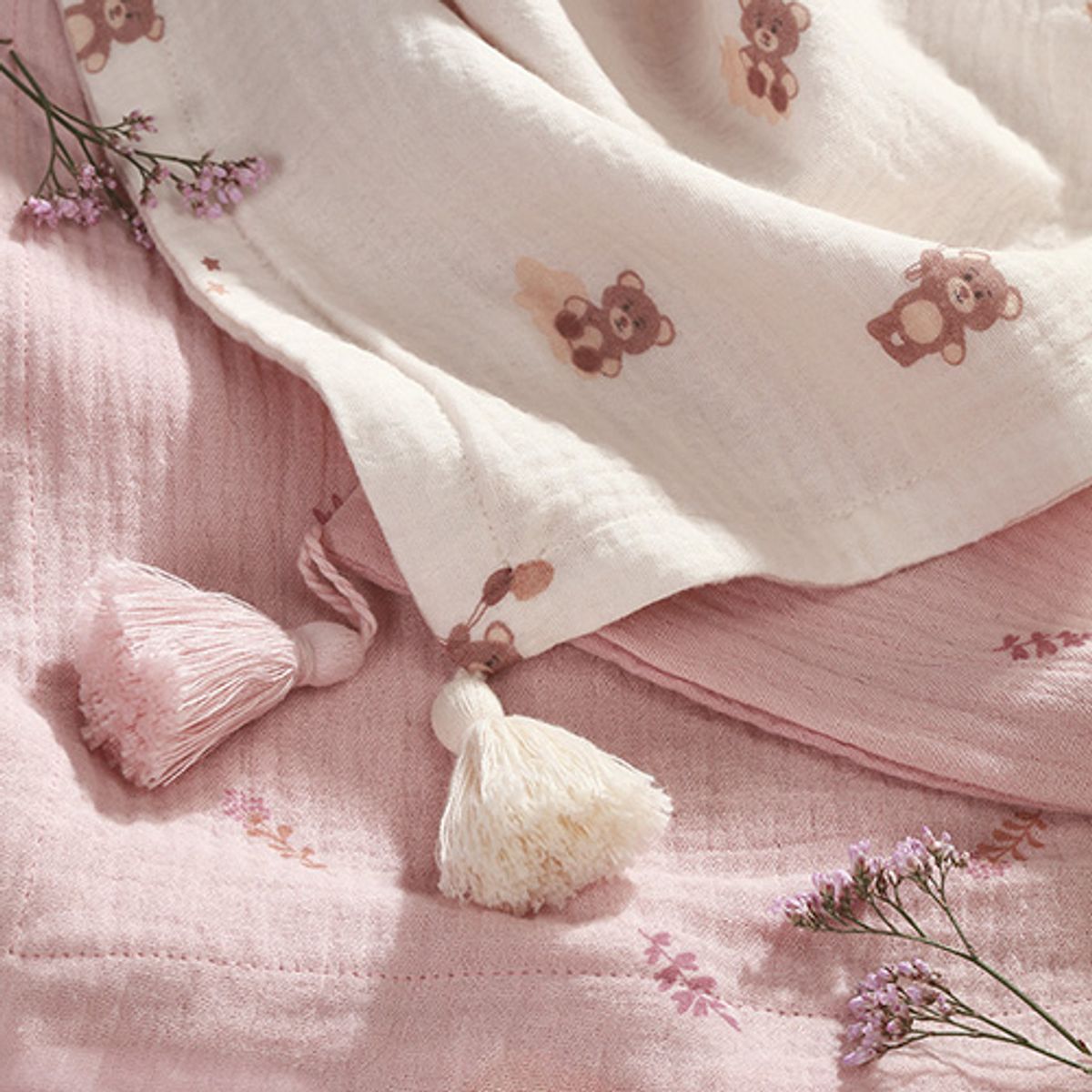Babyono | Babyteppe i musselin | Rosa 75 x 100 cm