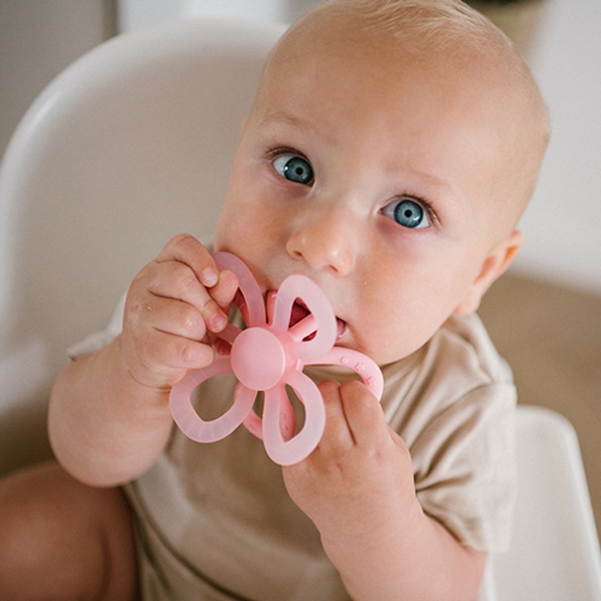 Babyono| Silikon biteleke | Flower rosa | 3m+
